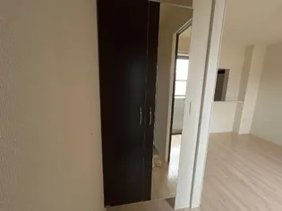 LUCEN【1階】の玄関