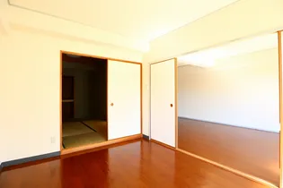 アン・ジュール【2階】の内装