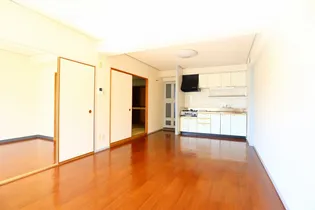 アン・ジュール【2階】の居間