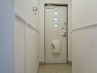 LUKAKU(ルカク)【1階】の玄関