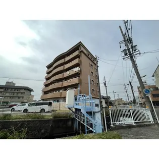 クリスタルパレス【3階】の外観