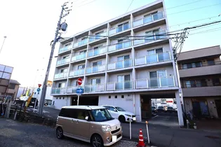 GOOD LUCK【2階】の外観