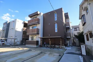 ワイズコート松鴻【1階】の外観