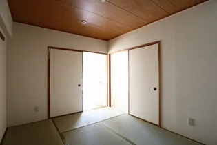 アン・ジュール【1階】の内装