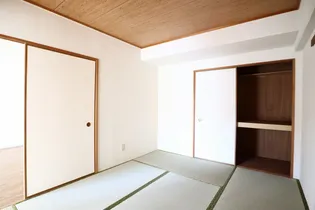 アン・ジュール【1階】の内装