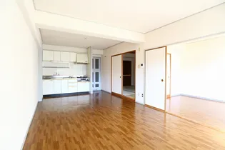 アン・ジュール【1階】の居間