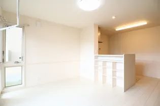 ルーチェ ソラーレ A棟【1階】の居間