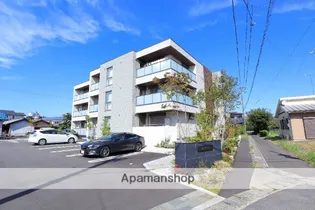 リオリエント三里【1階】の外観