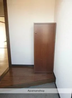 マーキュリーⅡ【1階】の玄関