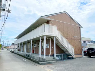 カーネリアン【2階】の外観