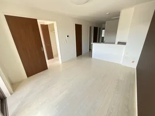 ロイヤル・コート【1階】の居間