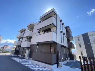 GRASS FIELDS SERENA IIIの画像