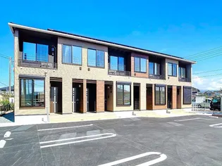 ルルシア【1階】の外観