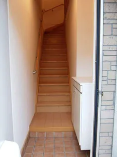 グラン・エスト V【2階】の玄関