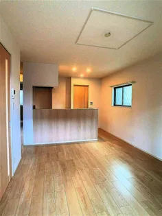 サイレンスB【1階】の居間