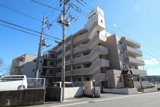 フジヤ小泉マンションの画像