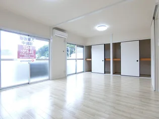 ウエストウイング【2階】の居間