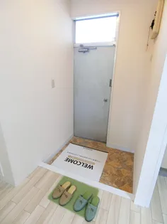 ウエストウイング【2階】の玄関