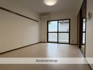 メローネINN【2階】の居間