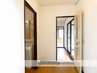 フレグランスにしがたA【1階】の玄関