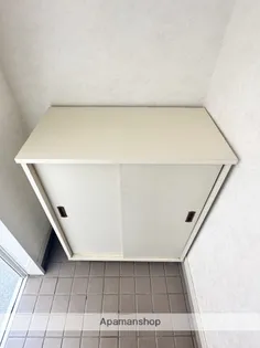 ロイヤルハイツA【2階】の内装