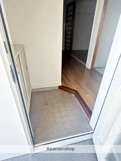 ロイヤルハイツA【2階】の玄関