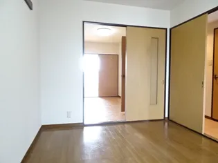 SURPLUSホープ【2階】の内装