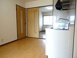 SURPLUSホープ【2階】の内装