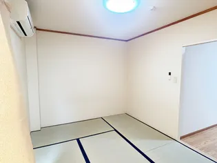 SURPLUSホープ【2階】の内装