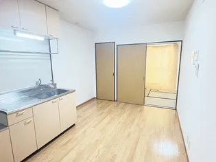 SURPLUSホープ【2階】の内装