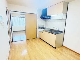 SURPLUSホープ【2階】の内装