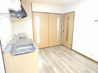 SURPLUSホープ【2階】の内装