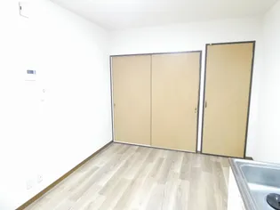 SURPLUSホープ【2階】の内装