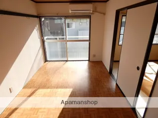 ホワイトハイツA【2階】の居間