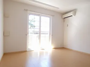 シャルマンA【105号室】の居間