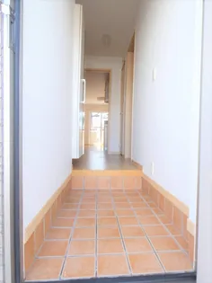 シャルマンA【105号室】の玄関