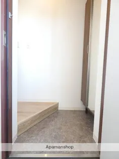 カリエンなめだ【5階】の玄関