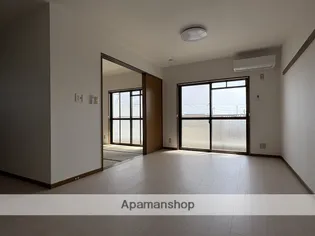 メローネINN【3階】の居間