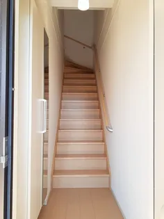 グランディア【2階】の玄関