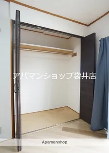 ロイヤルハイツ【I101号室】の内装