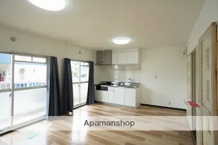 ロイヤルハイツ【I101号室】の居間