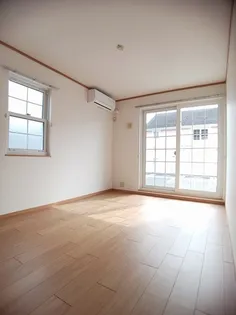 グランシャリオB【101号室】の居間