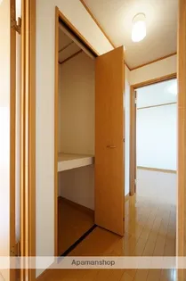 中島ベイコートB【2階】の内装