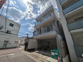 シェリーアルモン【1階】の外観