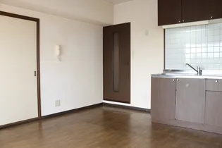 リバーサイド前田【5階】の内装