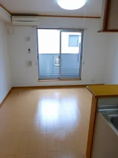 フィオーレ・KⅢ【1階】の居間