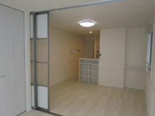 メゾンクレセント2八田【2階】の居間