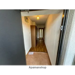 宮地興産ビル【5階】の玄関