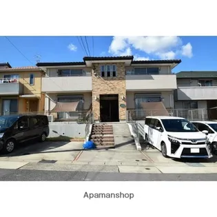 ユリ コート亀の井の画像