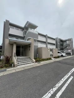 ルペルティア植田【3階】の外観